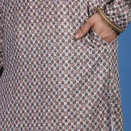 here&now x sanwara Sanwara Embroidered Chikankari Cotton Kurta image 2
