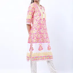 Vishudh Women Pink Quirky Printed Kurta image 4