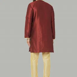 Kaifoo Men Maroon Thread Work Kurta image 2