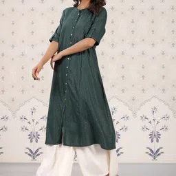 Ode by House of Pataudi Striped Roll Up Sleeves Pure Cotton Kurta image 2