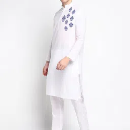 DEVOILER Ethnic Motifs Printed Mandarin Collar Kurta with Pyjamas image 5
