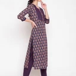 GLAM ROOTS Ethnic Motifs Printed Pure Cotton Kurta With Trouser & Dupatta image 4