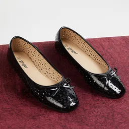 Ginger by Lifestyle Women Black Printed Loafers-image-7