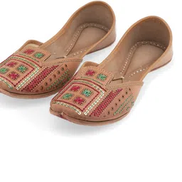 korakari Artsy Beige Jutis For Women image 2