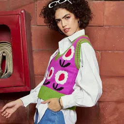 SASSAFRAS Pink & Green Floral Printed Woolen Sweater Vest image 2