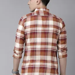 the bear house Men Slim Fit Checkered Button Down Collar Casual Shirt image 5