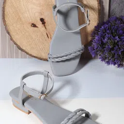 DressBerry Women Solid Open Toe Flats-image-37