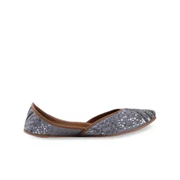 Sole Saga Embellished Leather Ethnic Mojaris image 4
