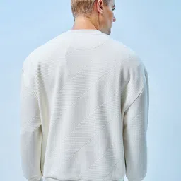 Bewakoof Textured Oversized Pullover Sweatshirt image 4