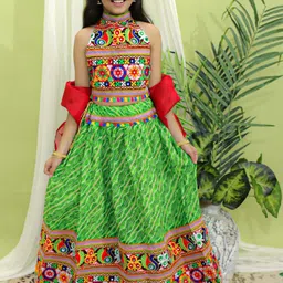 BownBee Girls Halter Neck Ready to Wear Lehenga & Blouse With Dupatta-image-68
