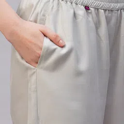 gosriki KALINI Floral Printed V-Neck Straight Kurta with Trousers & Dupatta image 3