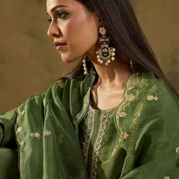 Indo Era Women Ethnic Motifs Embroidered Regular Gotta Patti Kurta with Trousers & With Dupatta image 3