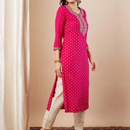 prisca Women Floral Print Viscose Rayon Straight Kurta image 2