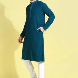 here&now x sanwara Sanwara Embroidered Mandarin Collar Chikankari Pure Cotton Kurta With Churidar image 4