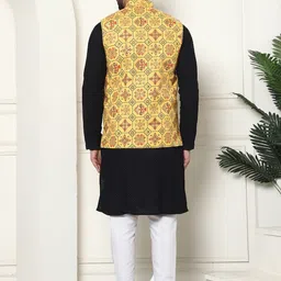 SOJANYA Floral Embroidered Thread Work Pure Cotton Kurta with Churidar & Nehru Jacket image 5