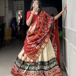 mitrabiz Floral Print Semi Stitched Lehenga Choli image 4