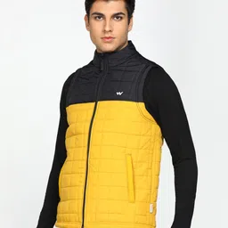 wildcraft Men Colorblock Quilted Jacket image 3