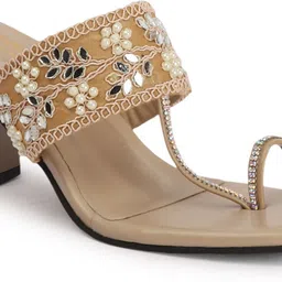 madam glorious Women Heels Sandal image 4