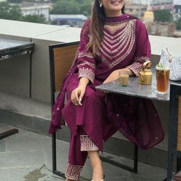 VredeVogel Women Ethnic Motifs Regular Thread Work Kurta with Trousers & Dupatta-picture-24
