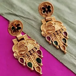OM KRISHIV COLLECTION Gold-Plated Stone Studded Jewellery Set image 2