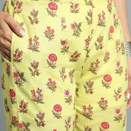 NAVYAAZRI Women Floral Printed Regular Pure Cotton Kurta & Palazzos With Dupatta image 3