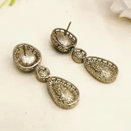 UrbanLuk Teardrop Shaped Drop Earrings image 2