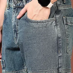 LIMEROAD Men Solid Regular Fit Mid-Rise Clean Look Light Fade Jeans image 5