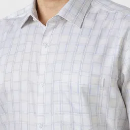 Van Heusen Checked Spread Collar Formal Cotton Shirt image 4