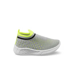 SHOESFORJUNIORS Kids Woven Design Slip-On Sneakers image 4