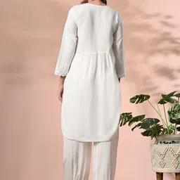 KALINI Women Ethnic Motifs Embroidered Empire Thread Work Kurta with Harem Pants image 3