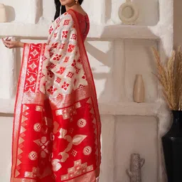 Mitera Ethnic Motifs Woven Design Zari Linen Cotton Saree With Blouse Piece image 3