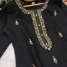 Tradenest International Women Ethnic Motifs Embroidered Regular Thread Work Kurta with Trousers & With image 4