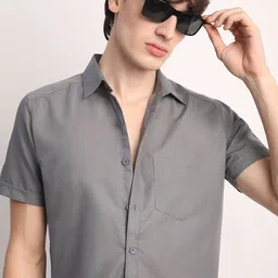 THE BEETEL HOUSE Men New Fit Solid Spread Collar Cotton Casual Shirt-picture-23