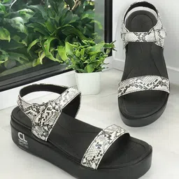 Carlton London sports Printed Platform Sandals image 5