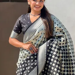 ZIKARAA Handloom Saree image 2
