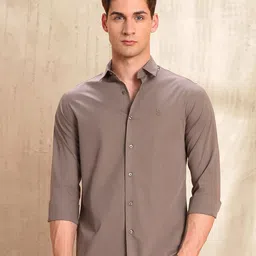 U.S. Polo Assn. Men Tailored Fit Solid Spread Collar Casual Shirt image 3