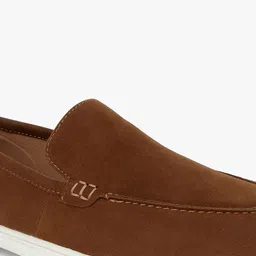 Cantabil Men Round Toe Slip-On Sneakers image 4