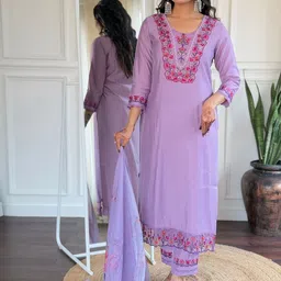 CaniBani Women Floral Embroidered Regular Thread Work Chanderi Silk Kurta with Trousers & With Dupatta image 3