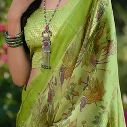 Mitera Floral Printed Pure Chiffon Saree image 4