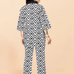 FULPARI Self Design V-Neck Collar Tunic With Trousers Co-Ords image 3