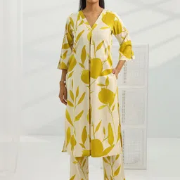 Libas Ethnic Motifs Printed V-Neck Straight Pleated Kurta With Trousers image 5
