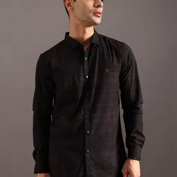 LIMEROAD Men Slim Fit Checked Casual Shirt image 3