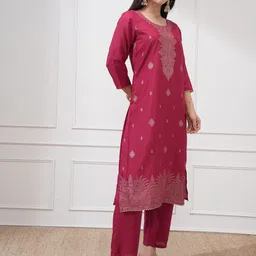 Vishudh Floral Kurta Woven Design Jacquard Straight Kurta With Trousers & Dupatta image 3