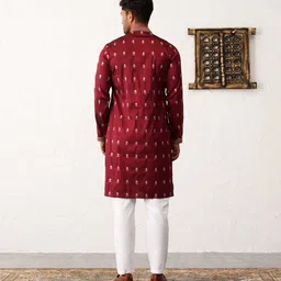 Jompers Floral Embroidered Mandarin Collar Sequinned Straight Kurta with Pyjamas image 3