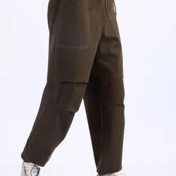 Beyoung Men Elasticated Cargo Track Pants image 5
