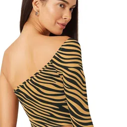 Fashion2wear Animal Print One Shoulder Crop Top image 2