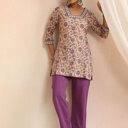 ETC Printed Cotton Square Neck Three Fourth Sleeve Tunic With Trouser Co-Ords-picture-31
