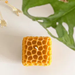 atorakushon Set Of 3 Yellow Honeycomb Scented Soy Wax Candles image 3