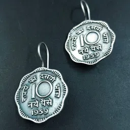 Hardin Style Silver-Plated Geometric Shaped Drop Earrings image 3