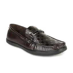 BRITMEN Men Textured Leather Loafers image 1